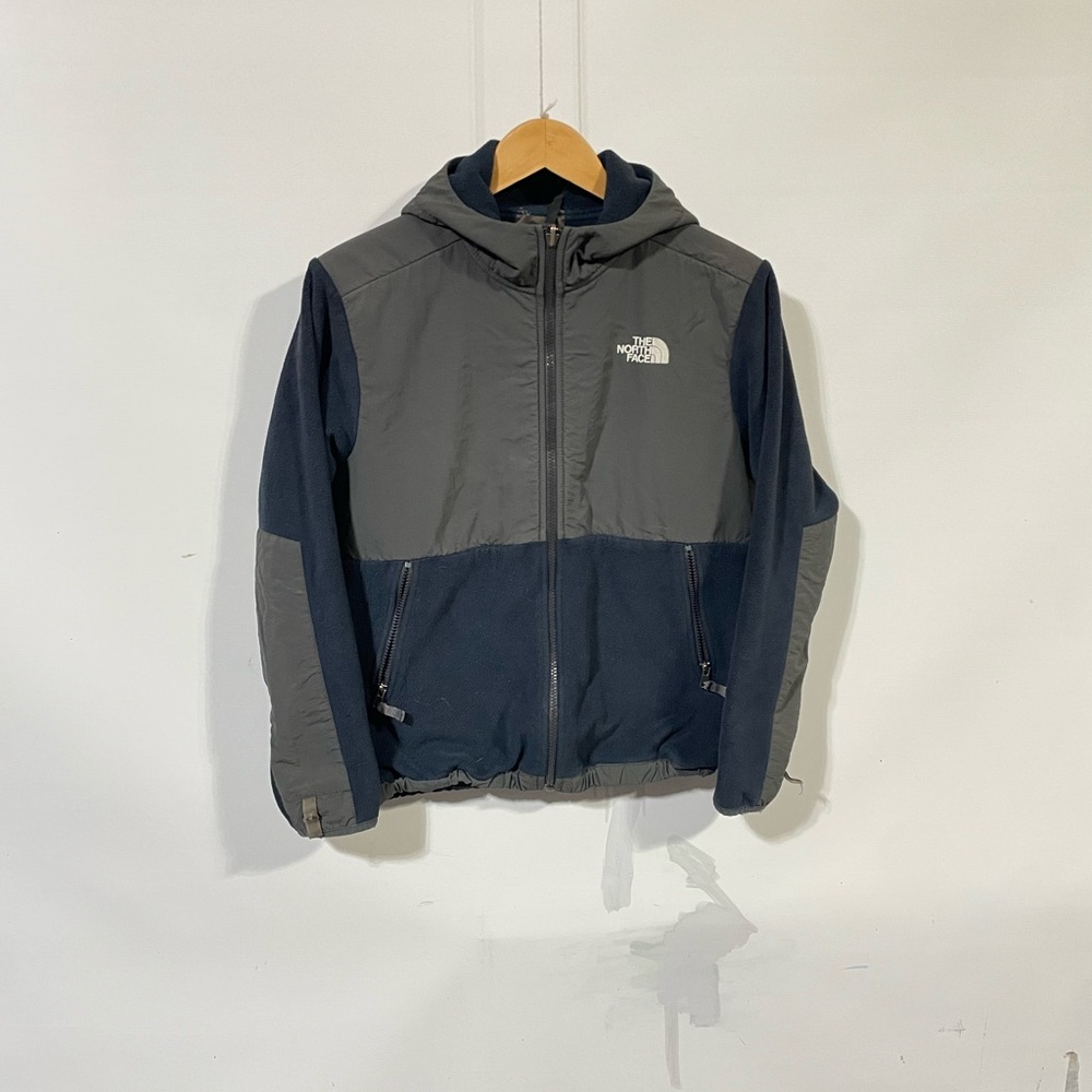 The North Face Kids Hooded Puffer Jacket in Navy and Gray